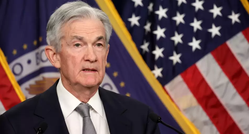 Con voto dividido, la Fed recortó la tasa de interés 25 puntos básicos